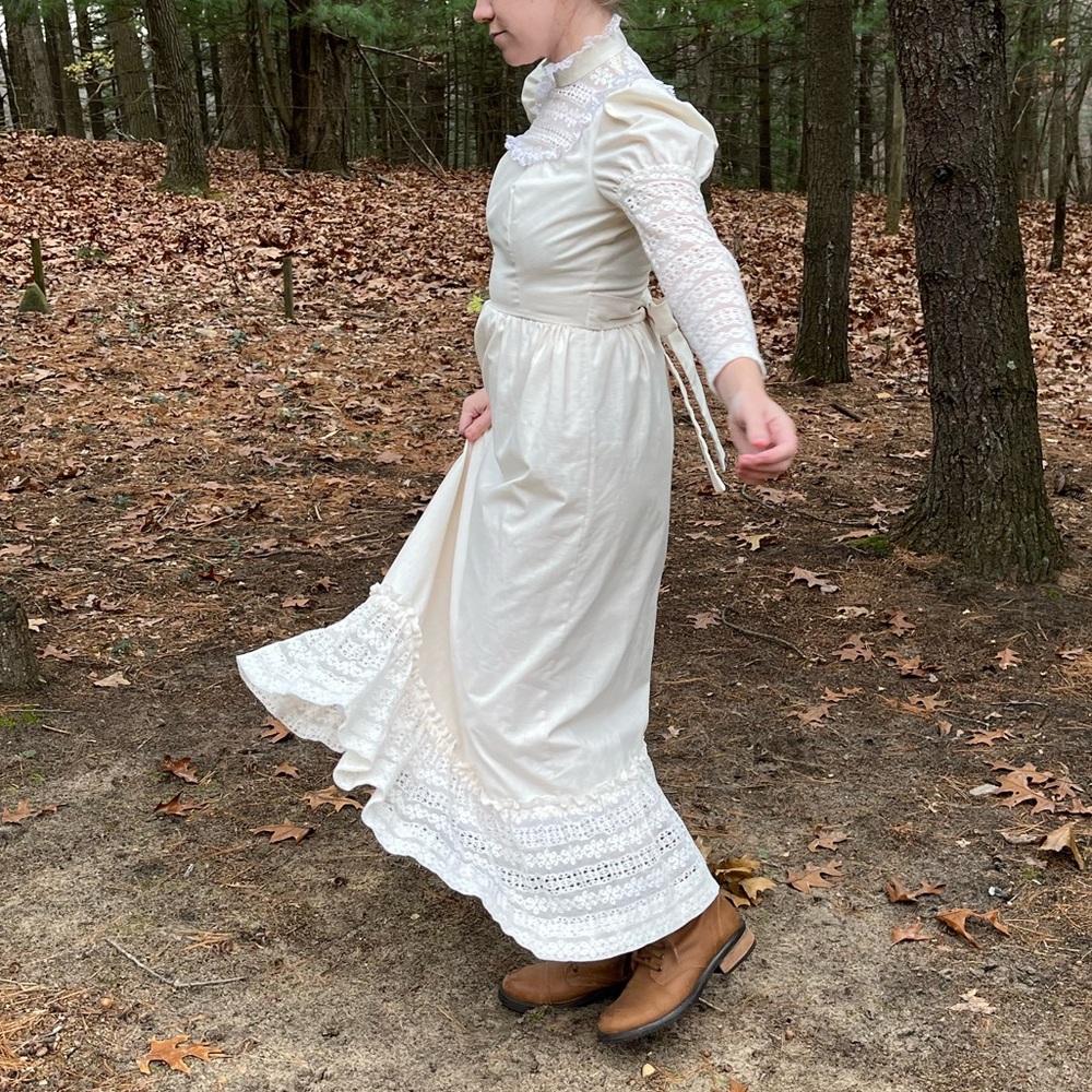 70s Lanz Victorian Style Ivory Dress - Picture 15 of 16